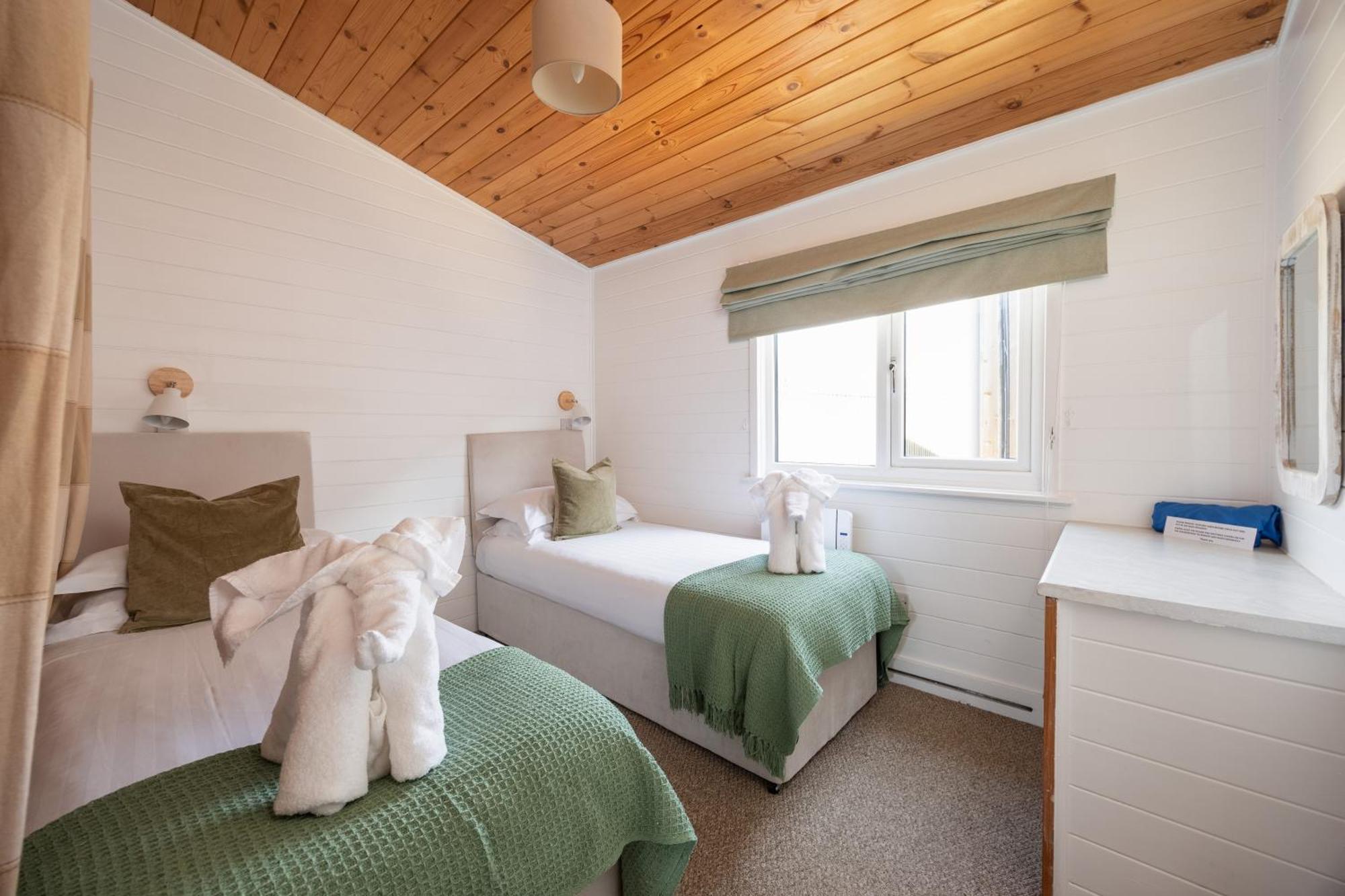 West Chalet At Tapnell Farm Ярмут Екстер'єр фото