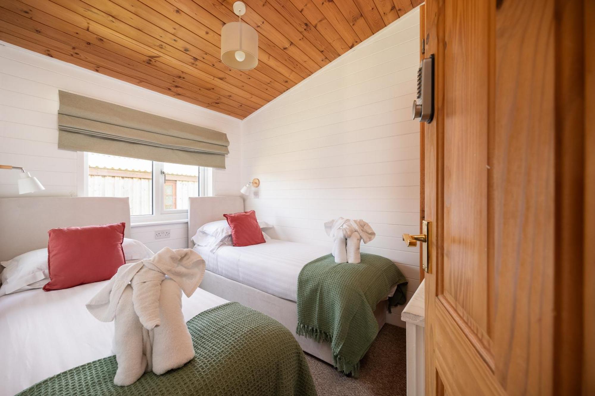 West Chalet At Tapnell Farm Ярмут Екстер'єр фото